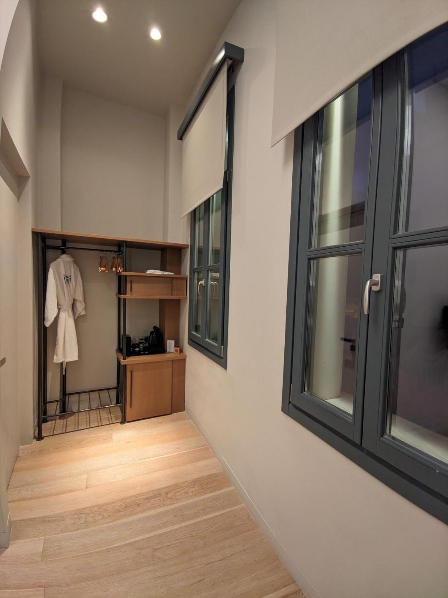 Hellenic Vibes Smart Hotel Athen Exterior foto A room at the hotel